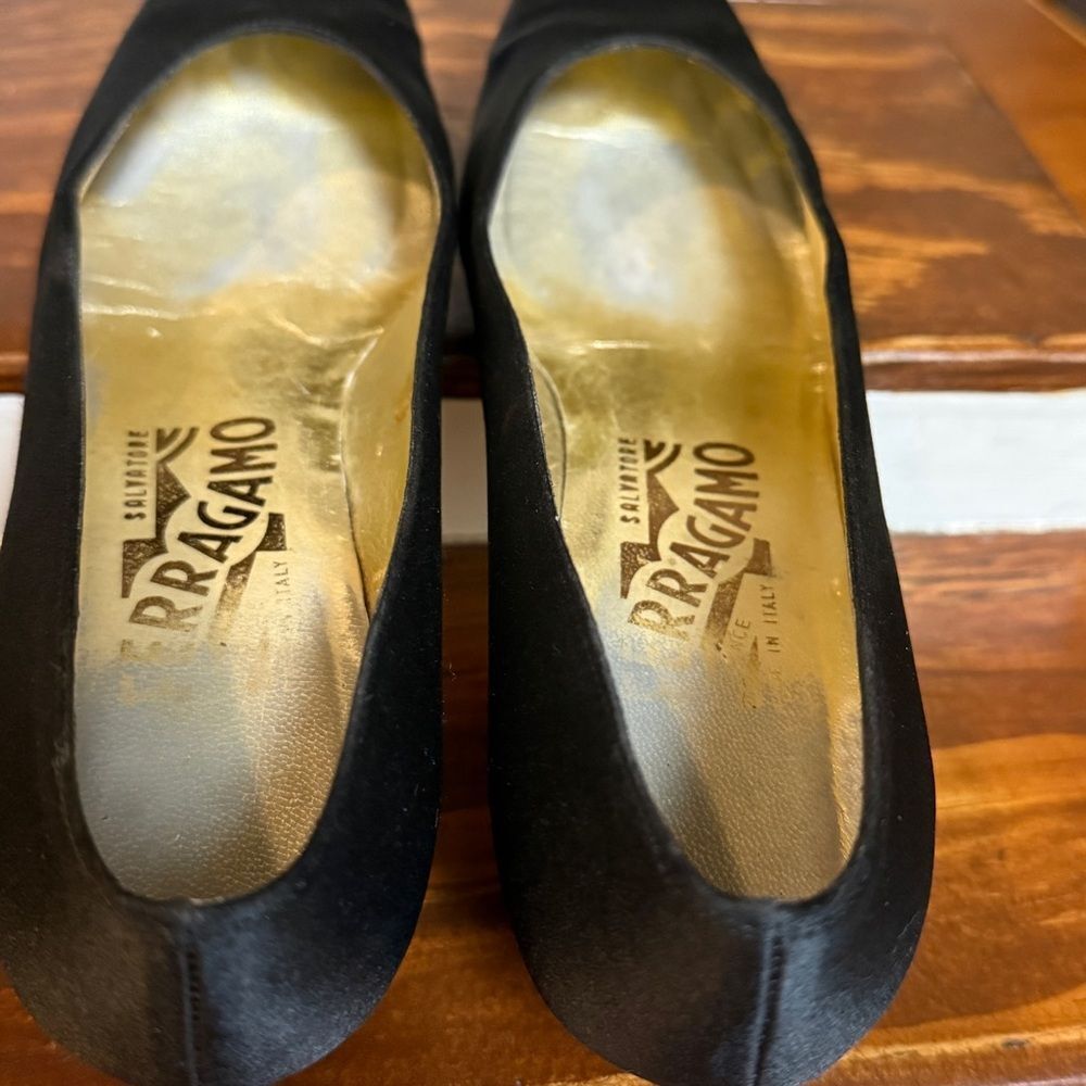 Vintage Salvatore Ferragamo Black Satin Heels Size 6.5 AA - Picture 7 of 11